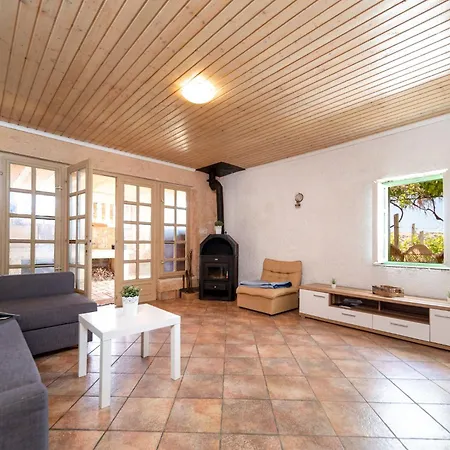 Semesterbostad Pudarica Vineyard House *