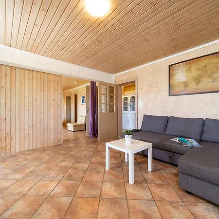 Dom wakacyjny Ecological Vineyard House