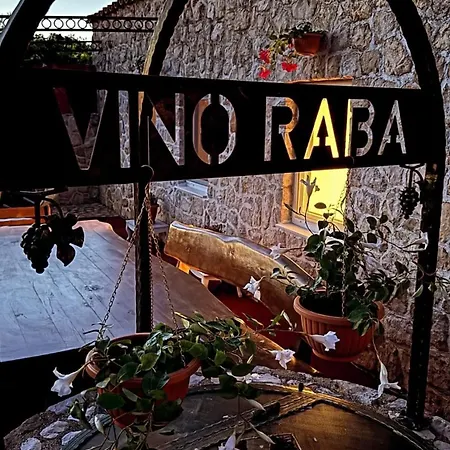 Private Vineyard House Banjol