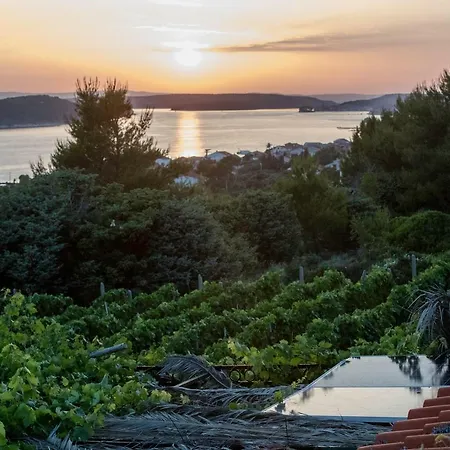 Private Vineyard House